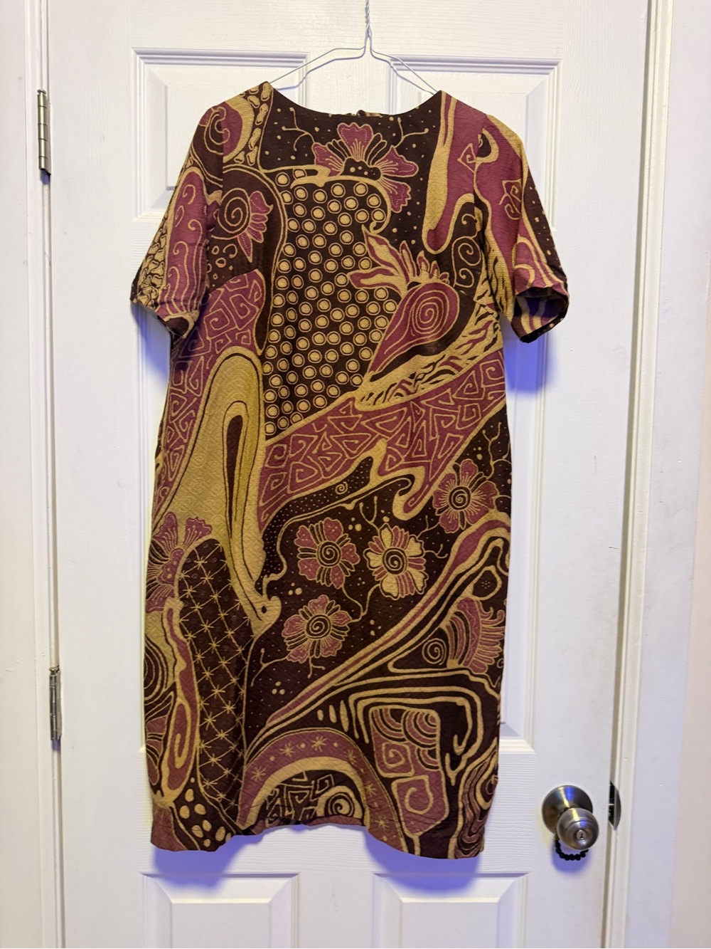 Bold Vintage Farm Rio-esque Pattern Shift Dress in Brown, Beige & Mauve